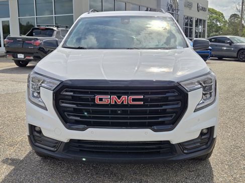 Used 2023 GMC Terrain SLT w/ Tech Package AWD/4WD image 3