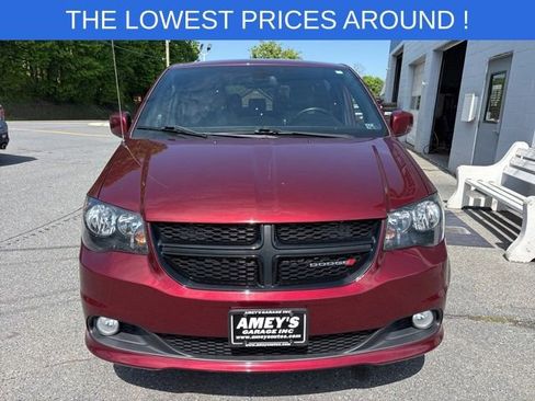 Used 2020 Dodge Grand Caravan SXT w/ Driver Convenience Group FWD image 2