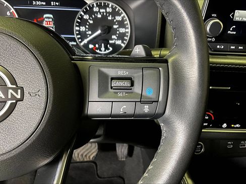 Used 2023 Nissan Rogue SL image 12