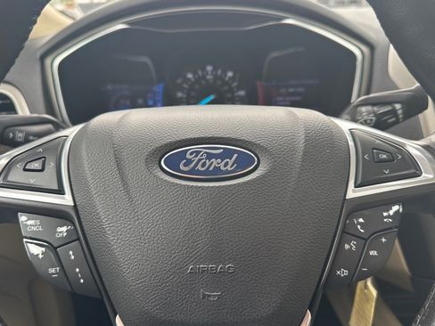Used 2013 Ford Fusion SE FWD image 22
