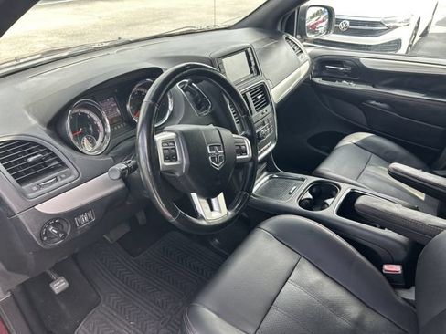 Used 2019 Dodge Grand Caravan GT w/ Safety Sphere Group FWD image 12