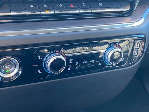 Certified 2024 GMC Sierra 1500 SLT image 13