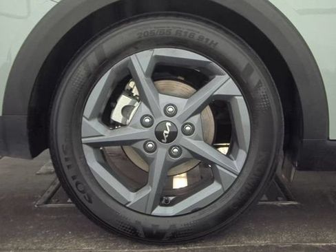 Certified 2025 Kia K4 FWD image 9