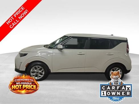 Used 2023 Kia Soul LX w/ LX Technology Package image 2