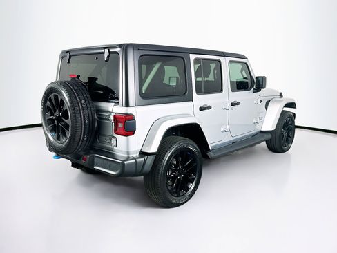 Used 2023 Jeep Wrangler Sahara w/ Cold Weather Group image 9