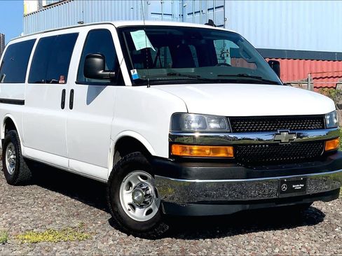 Used 2019 Chevrolet Express 3500 LT w/ LT Preferred Equipment Group image 6