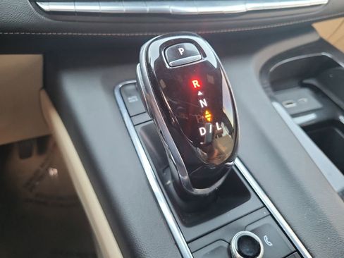 Used 2021 Cadillac Escalade Premium Luxury w/ Performance Package image 32