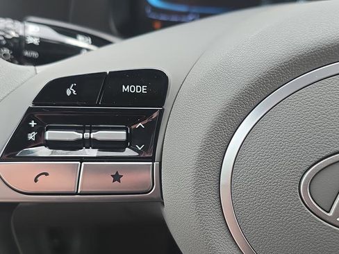 New 2026 Hyundai Elantra SE FWD image 24