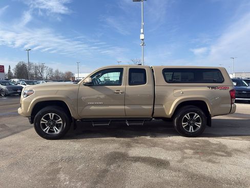 Used 2016 Toyota Tacoma TRD Sport image 6