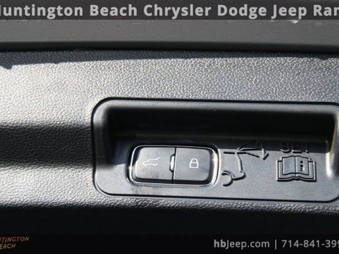 Used 2023 Ford Explorer Limited image 36