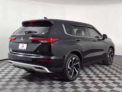 Used 2023 Mitsubishi Outlander SE image 31