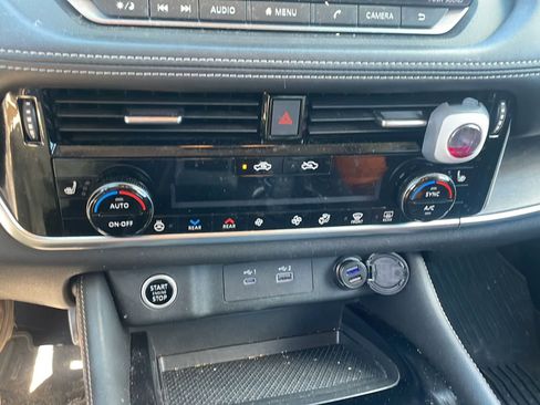 Used 2021 Nissan Rogue SL image 15