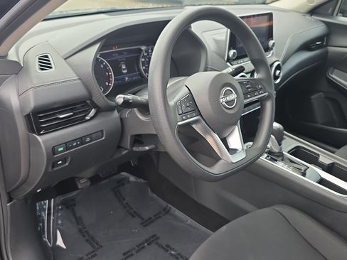 Used 2025 Nissan Sentra SV FWD image 22