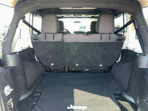 Used 2015 Jeep Wrangler Unlimited Sport AWD/4WD image 10
