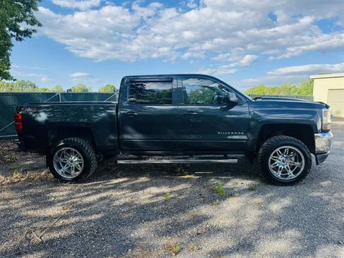 Used 2018 Chevrolet Silverado 1500 LT w/ All Star Edition AWD/4WD image 4