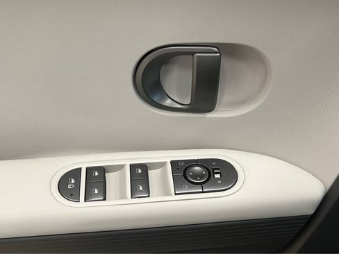 New 2026 Hyundai Ioniq 5 SEL image 30