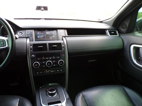 Used 2019 Land Rover Discovery Sport image 15