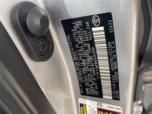 Certified 2022 Toyota Camry SE image 33