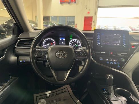 Used 2021 Toyota Camry SE image 29
