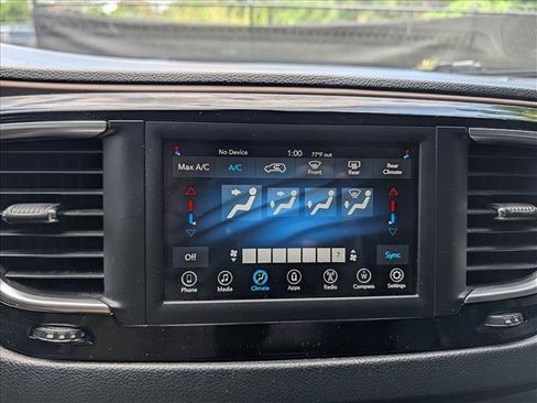 Used 2020 Chrysler Voyager Lxi FWD image 35
