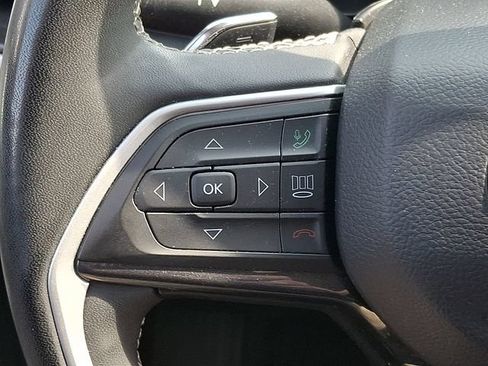 Used 2023 Jeep Grand Cherokee Laredo w/ Luxury Tech Group I AWD/4WD image 23