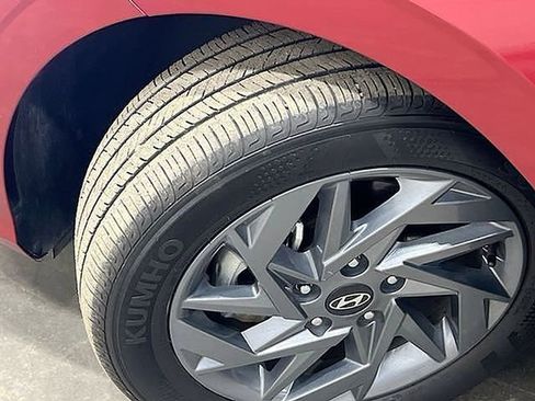 Used 2024 Hyundai Elantra SEL image 38