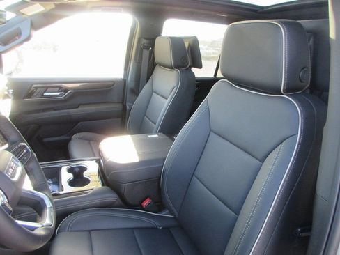 New 2026 GMC Yukon Elevation w/ Elevation Premium Package image 13