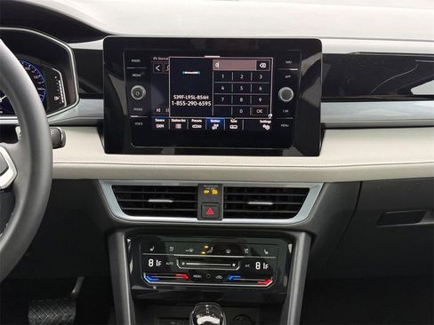 Certified 2025 Volkswagen Taos SEL image 12