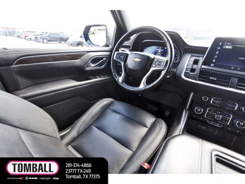 Used 2022 Chevrolet Suburban LT w/ Luxury Package image 9