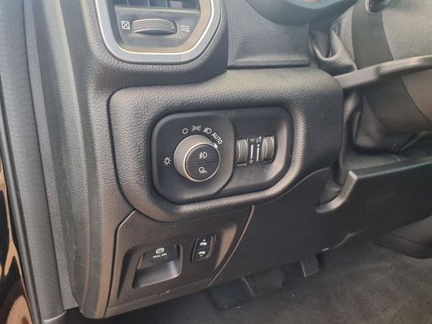 Used 2021 RAM 1500 Laramie RWD image 17