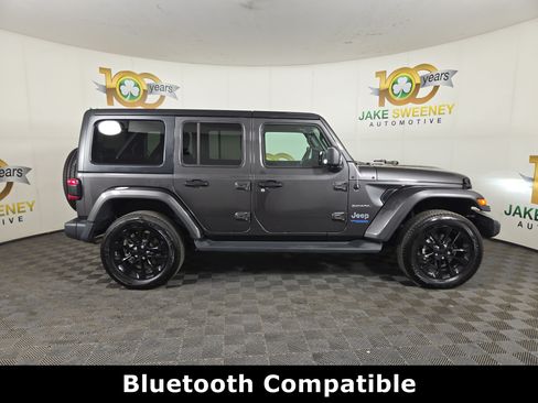 Used 2021 Jeep Wrangler Unlimited Sahara w/ Dual Top Group AWD/4WD image 11
