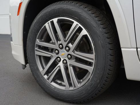 Certified 2023 Chevrolet Traverse High Country AWD/4WD image 36