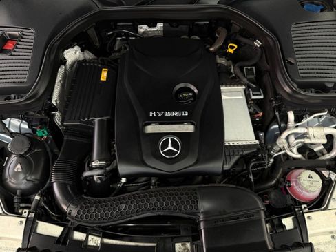 Used 2018 Mercedes-Benz GLC 350e 4MATIC image 31