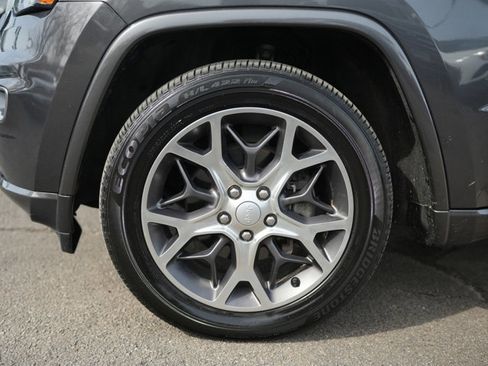 Used 2018 Jeep Grand Cherokee Limited AWD/4WD image 12