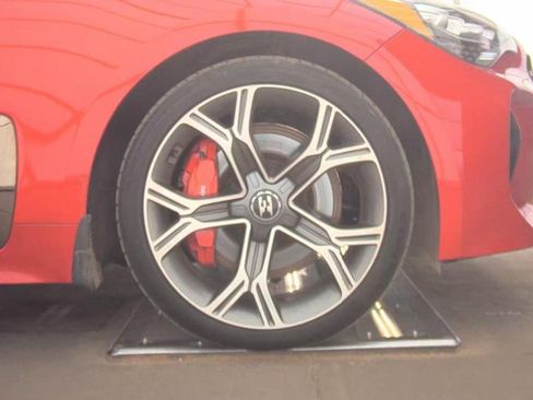 Used 2018 Kia Stinger GT2 AWD/4WD image 10