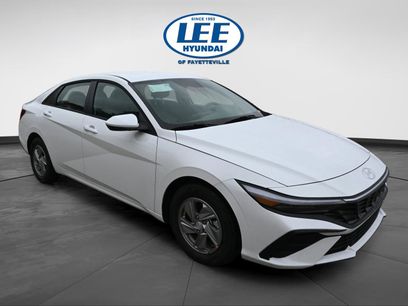 New 2025 Hyundai Elantra SE