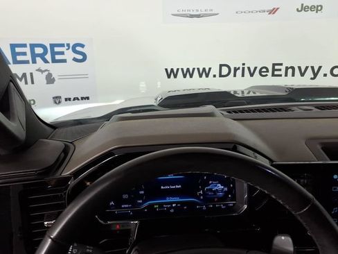 Used 2024 Chevrolet Silverado 1500 ZR2 w/ Technology Package AWD/4WD image 27