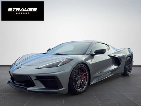 Used 2023 Chevrolet Corvette Stingray Preferred Cpe w/ Z51 Performance Package RWD image 4