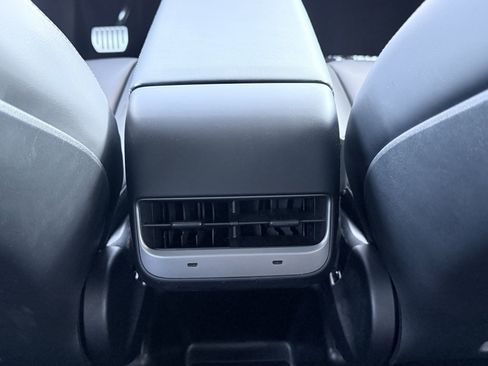 Used 2023 Tesla Model Y Performance AWD/4WD image 44