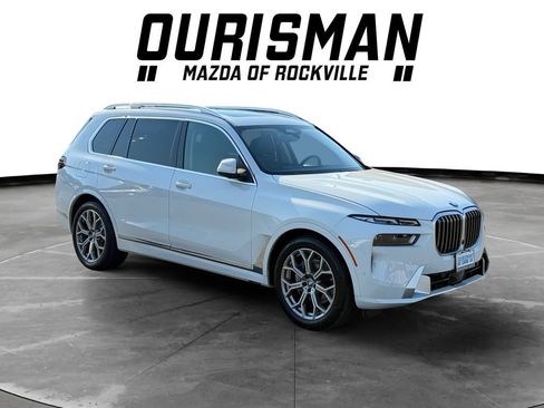 Used 2024 BMW X7 xDrive40i w/ Parking Assistance Package AWD/4WD image 1