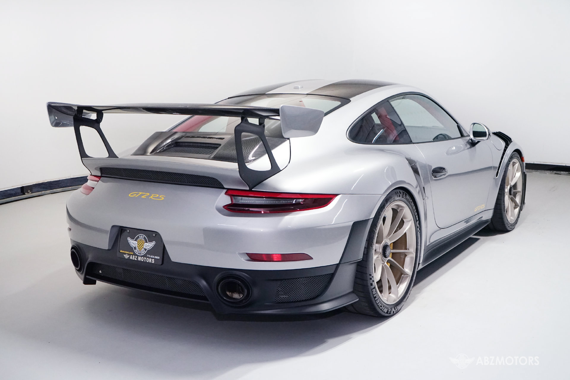 Used 2018 Porsche 911 GT2 RS RWD image 6