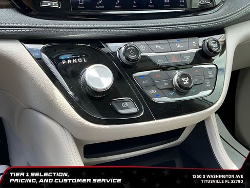 Used 2024 Chrysler Pacifica Limited FWD image 30