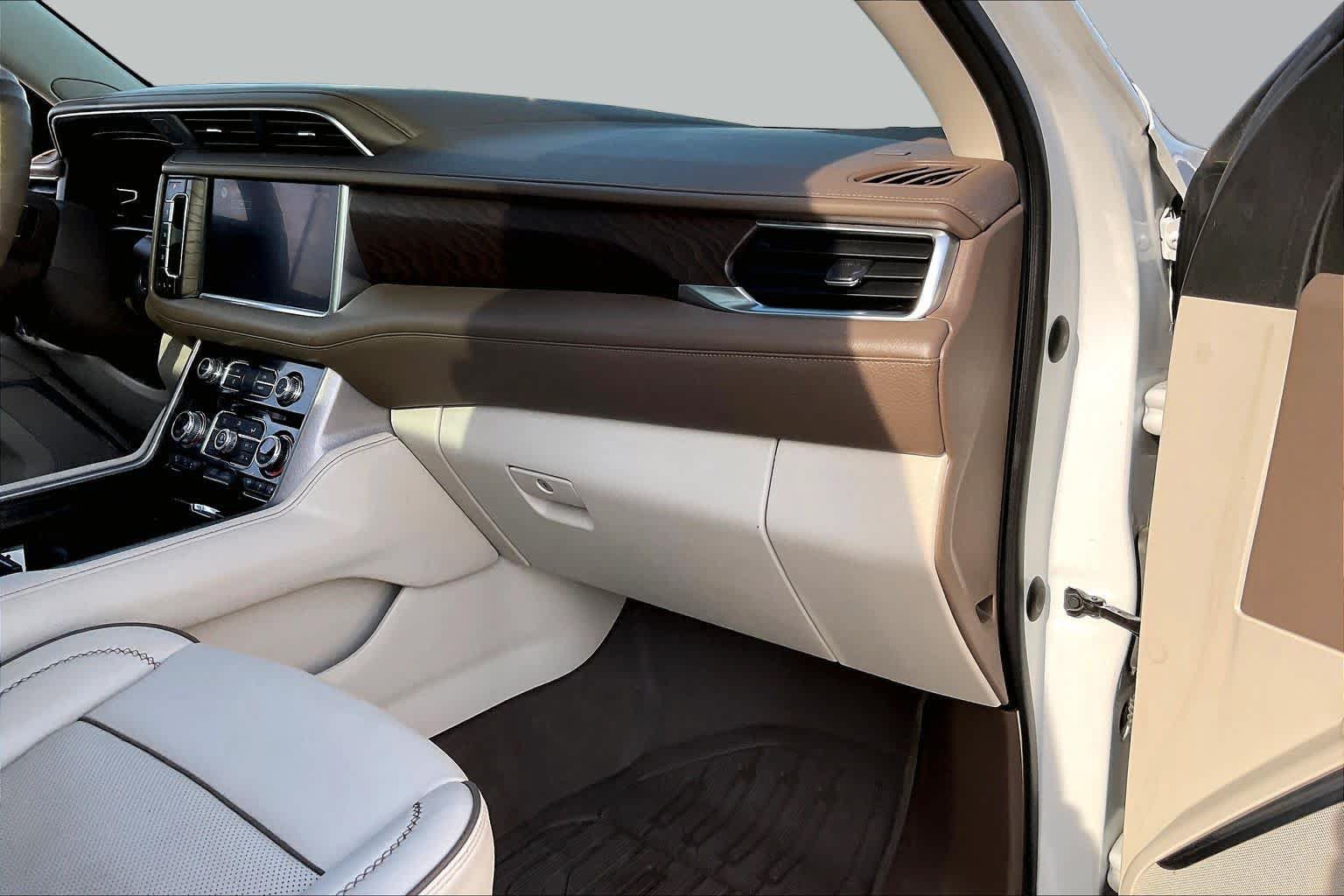 Used 2022 GMC Yukon XL Denali RWD image 18