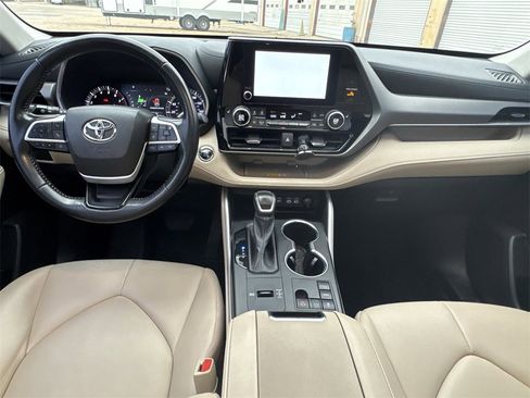 Used 2023 Toyota Highlander XSE image 27