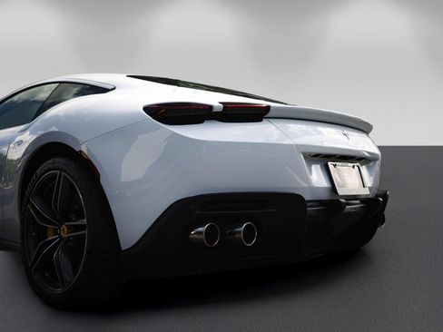 Certified 2023 Ferrari Roma RWD image 18