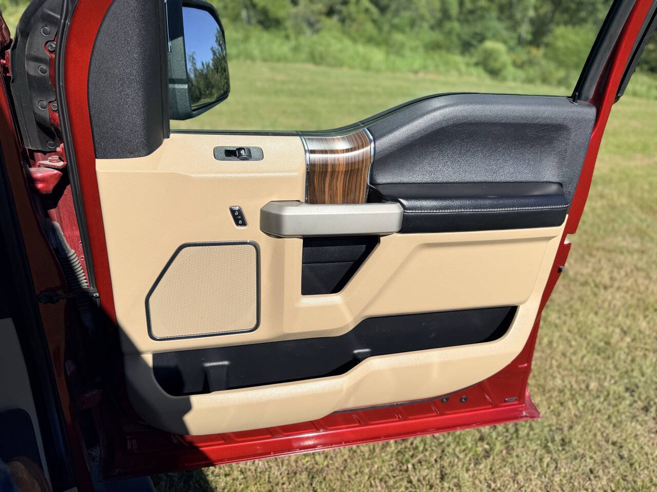 Used 2016 Ford F150 Lariat AWD/4WD image 33