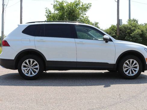 Used 2020 Volkswagen Tiguan S image 5