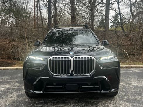 Used 2025 BMW X7 xDrive40i w/ M Sport Package image 8
