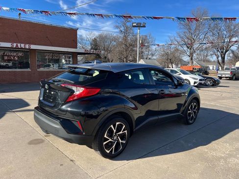 Used 2020 Toyota C-HR image 5