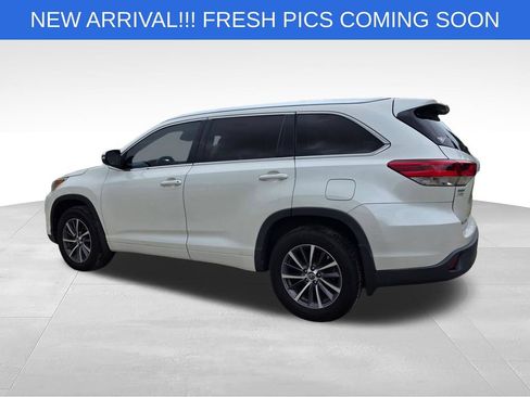 Used 2018 Toyota Highlander XLE FWD image 4